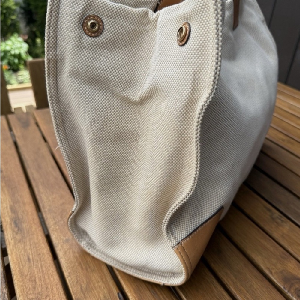 Large Tory Burch Cream and Tan Tote Bag - Picture 5 of 15